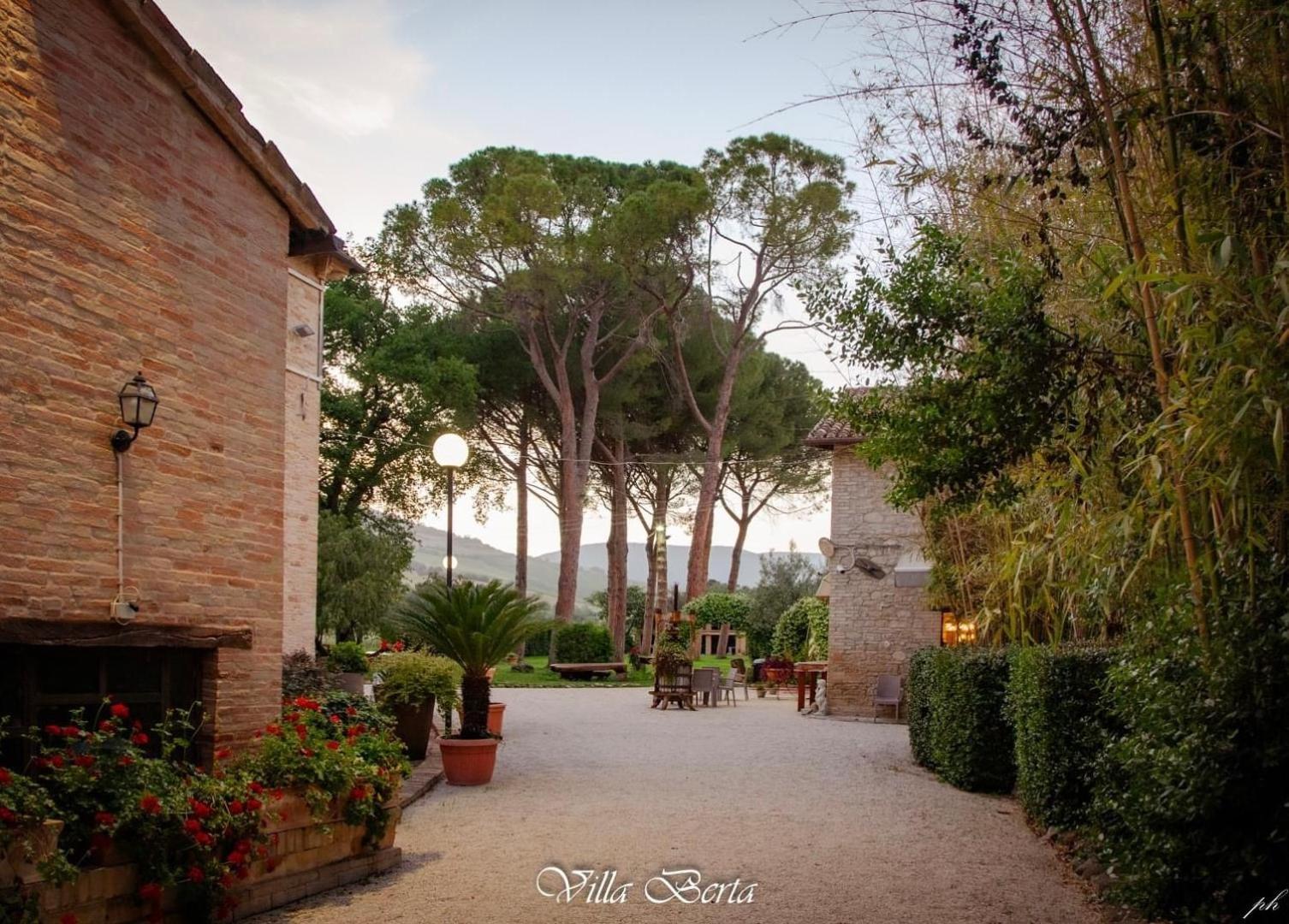 Resort Restaurant Villa Berta San Severino Marche Εξωτερικό φωτογραφία