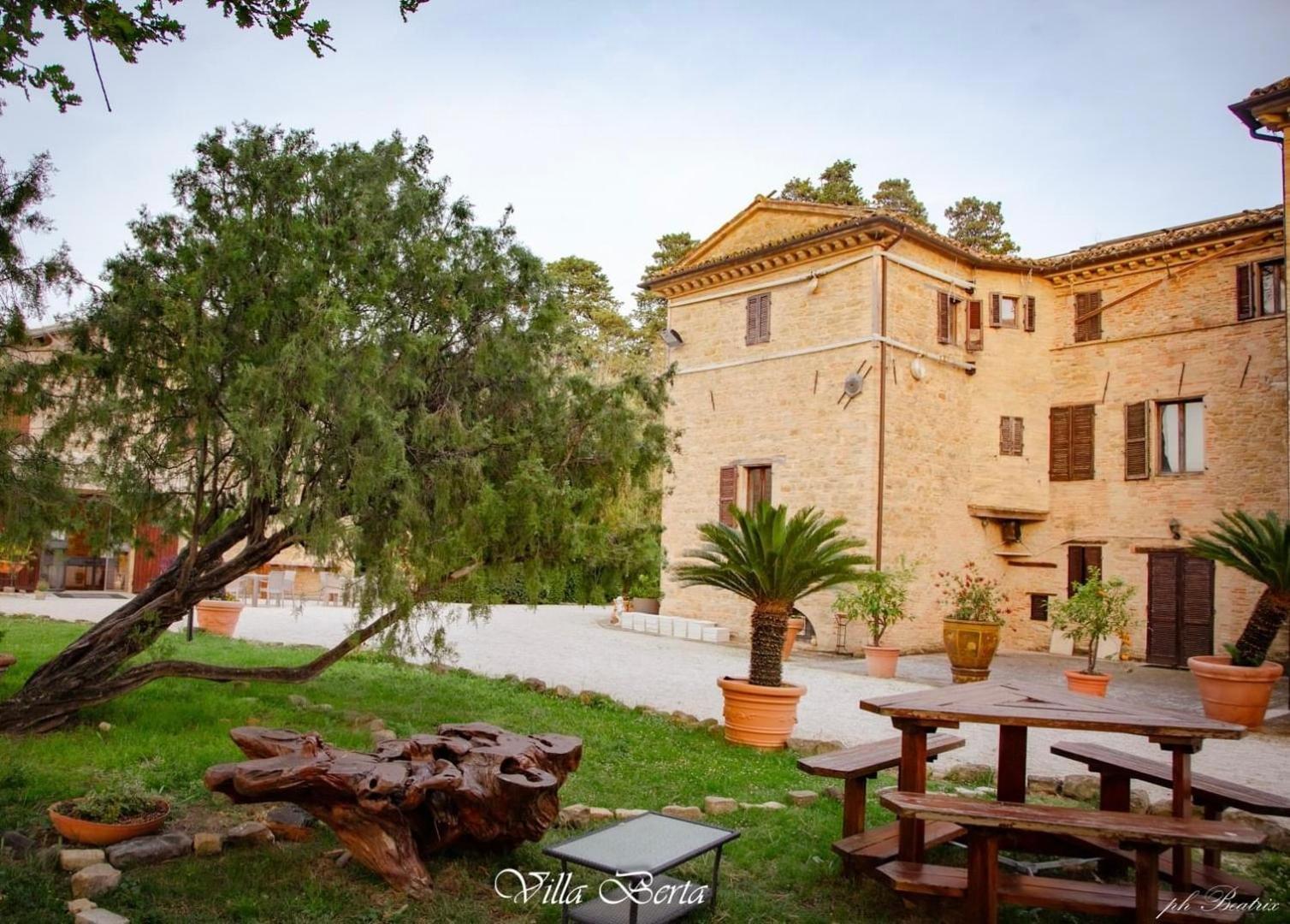 Resort Restaurant Villa Berta San Severino Marche Εξωτερικό φωτογραφία